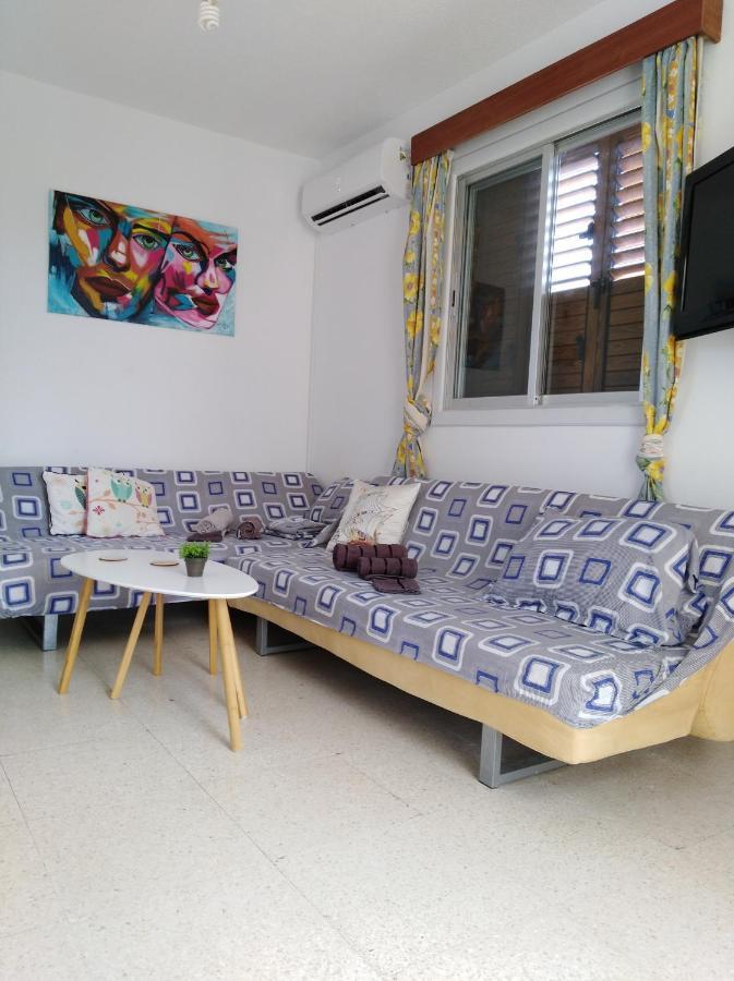 Larnaca, Pervolia 1 Bedroom Seaside Apartment Ngoại thất bức ảnh