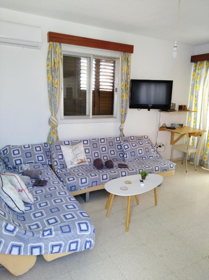 Larnaca, Pervolia 1 Bedroom Seaside Apartment Ngoại thất bức ảnh